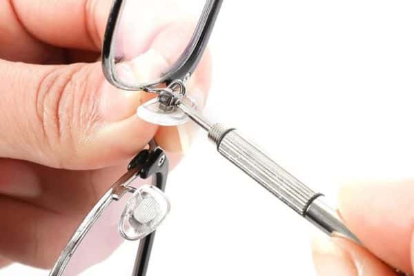 destornillador para gafas de sol