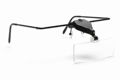 Gafas lupa iluminadas con LED y lentes reemplazables para manualidades y reparación.